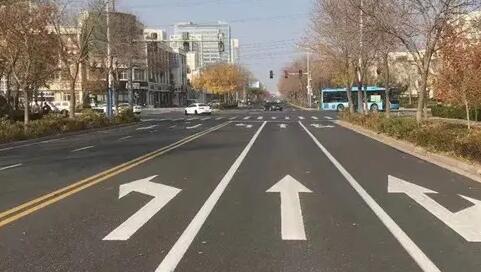 蘇州道路劃線多少錢一米造價(jià)？中穎價(jià)格合理