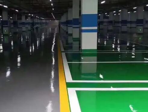 蘇州環(huán)氧地坪解析：地坪漆施工時怎么樣保護墻面、設(shè)備不被污染？